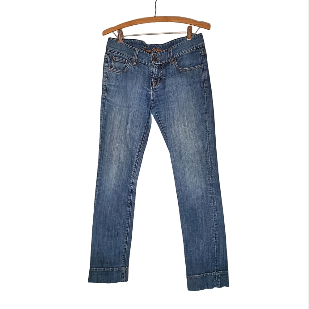 Simple and Classic Straight Leg Jeans